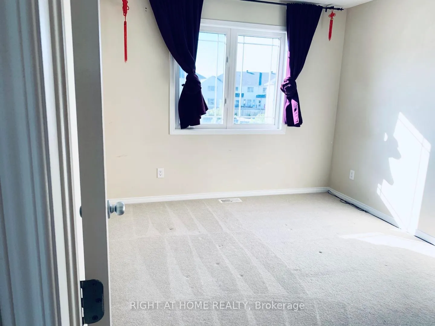 Photo 9 of 1602 Westhall Way, Ottawa, Kanata - Emerald Meadows/Trailwest — HOMEH