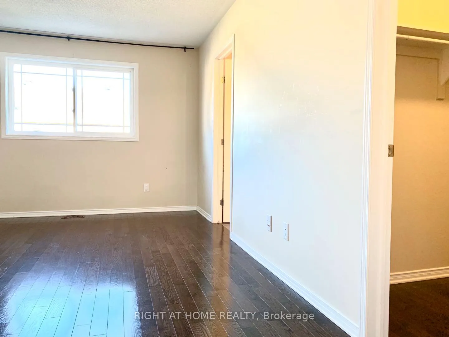 Photo 10 of 1602 Westhall Way, Ottawa, Kanata - Emerald Meadows/Trailwest — HOMEH