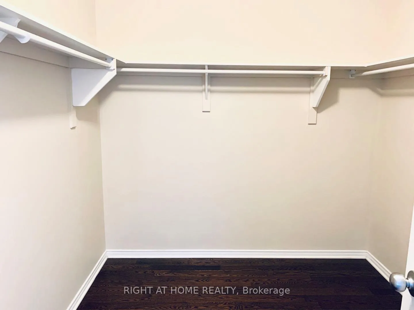 Photo 11 of 1602 Westhall Way, Ottawa, Kanata - Emerald Meadows/Trailwest — HOMEH