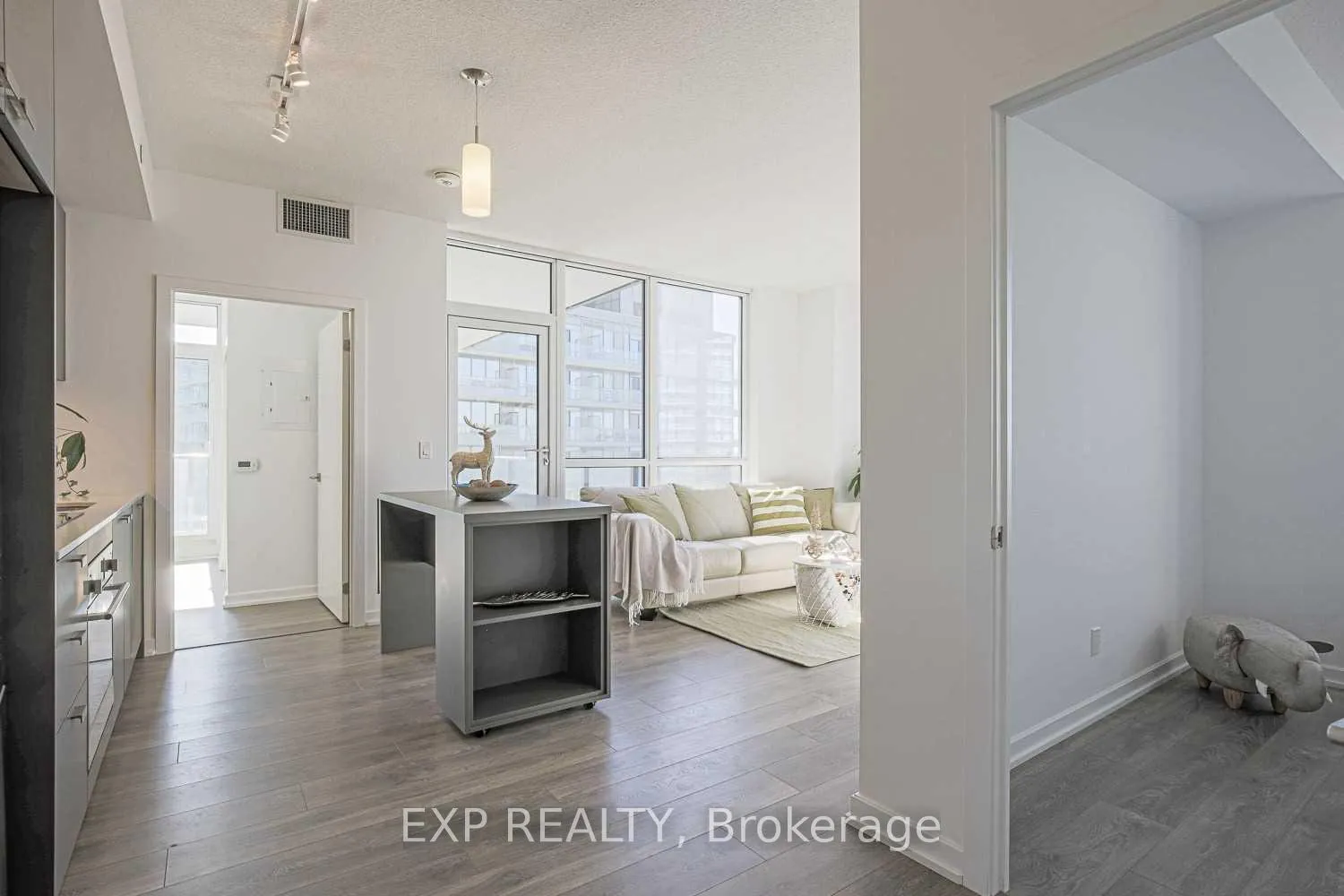 Photo 6 of Unit 2104, 56 Forest Manor Road, North York, Henry Farm — HOMEH