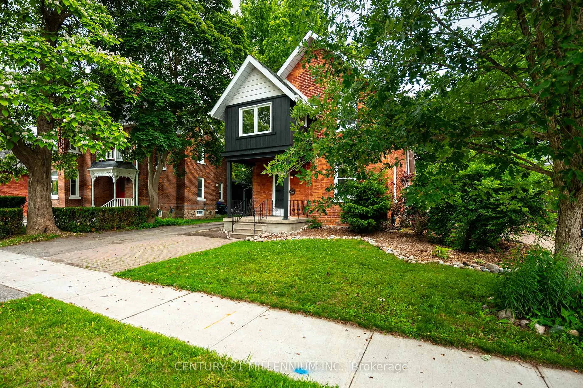 Photo 2 of 20 Alexander Street, New Tecumseth, Tottenham — HOMEH