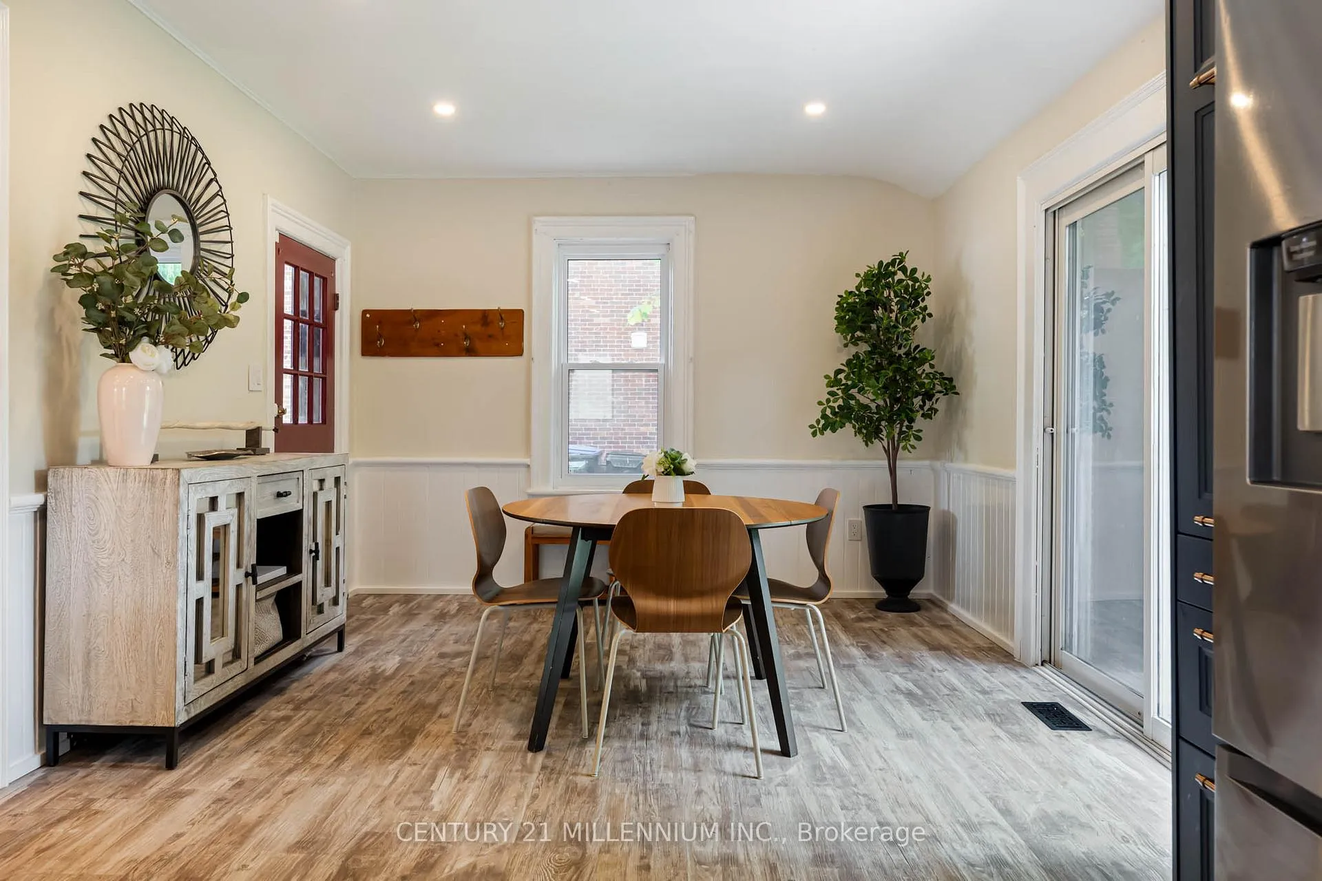 Photo 11 of 20 Alexander Street, New Tecumseth, Tottenham — HOMEH
