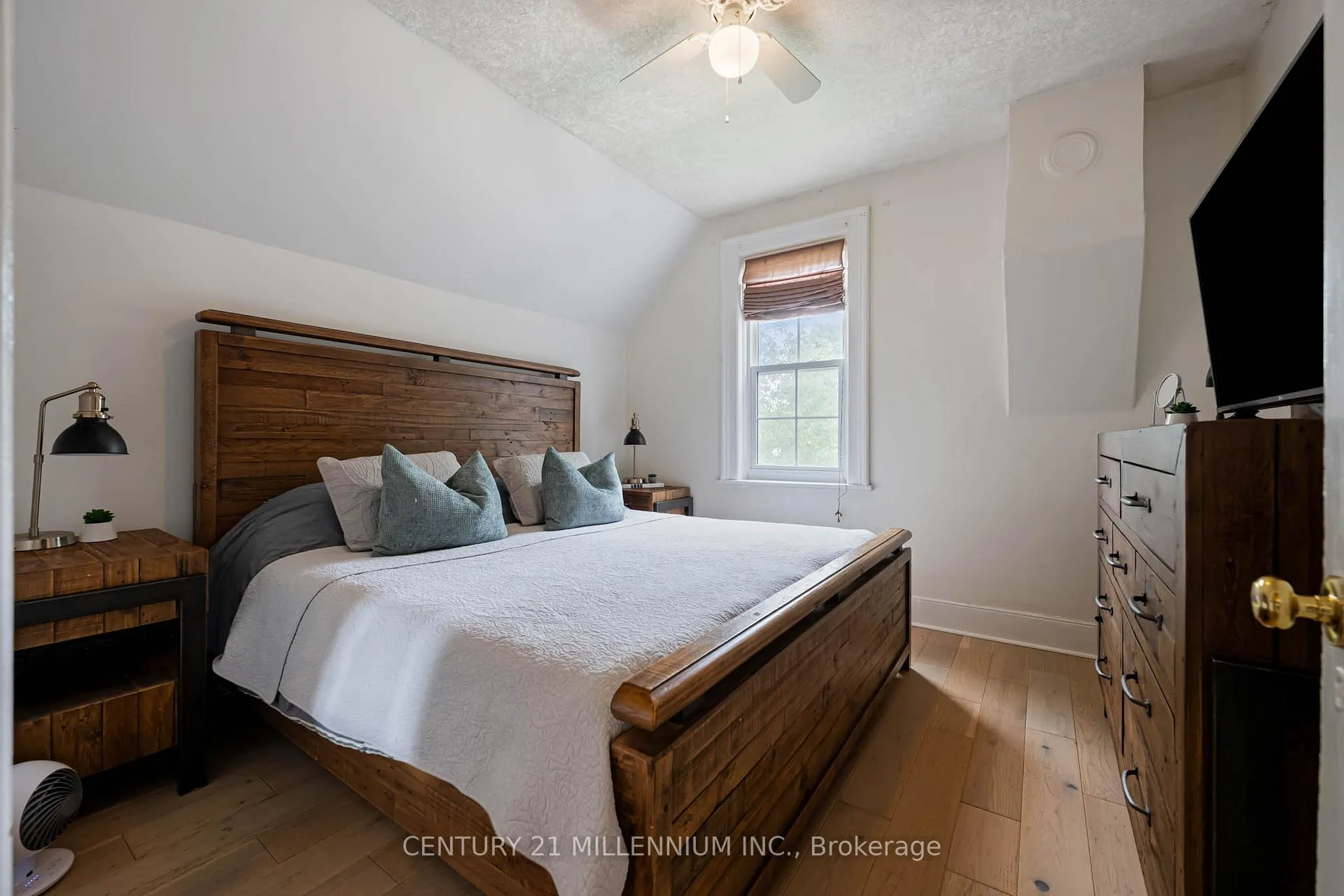 Photo 21 of 20 Alexander Street, New Tecumseth, Tottenham — HOMEH