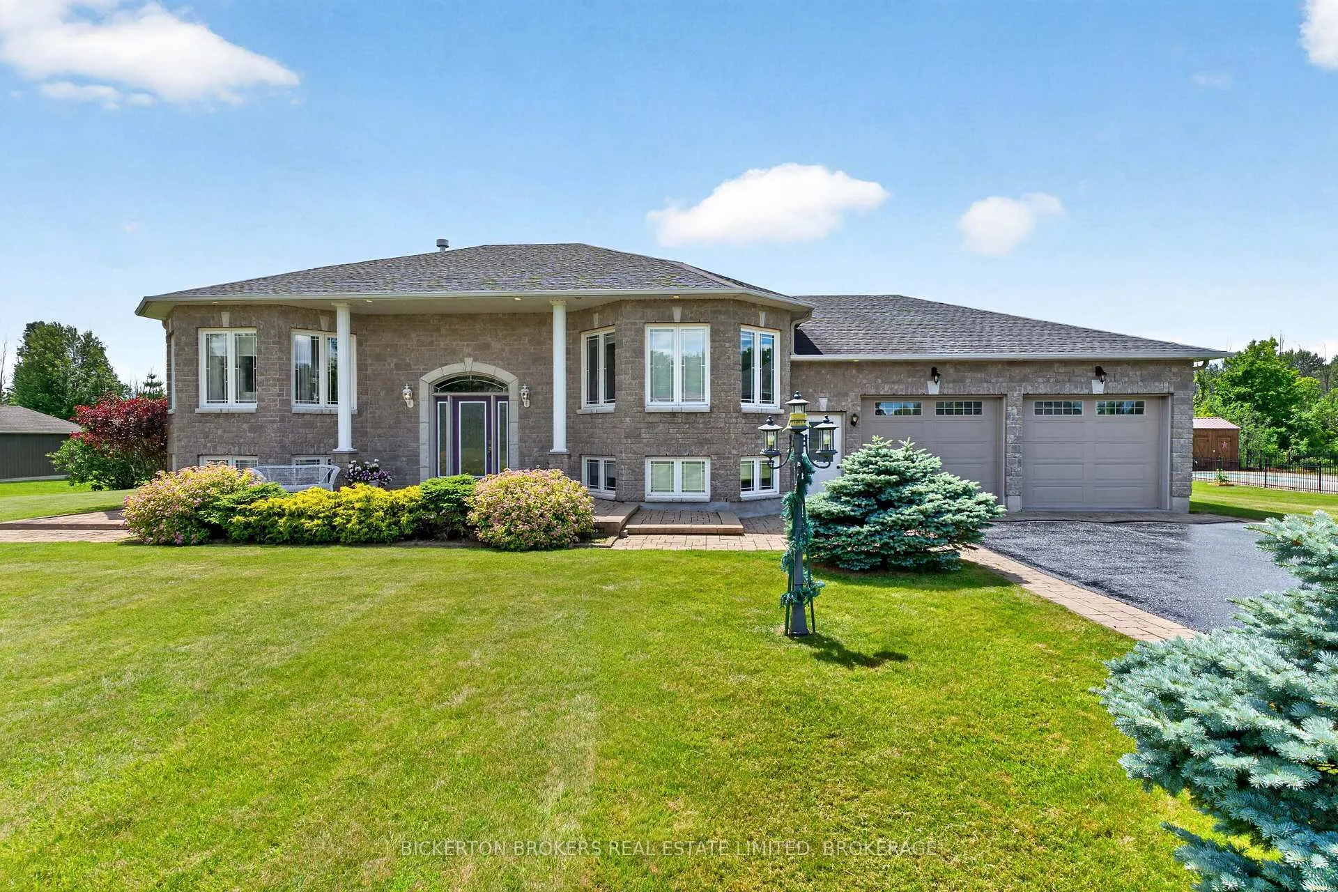 Photo 1 of 14 Apple Blossom Drive, Augusta, Augusta Twp — HOMEH