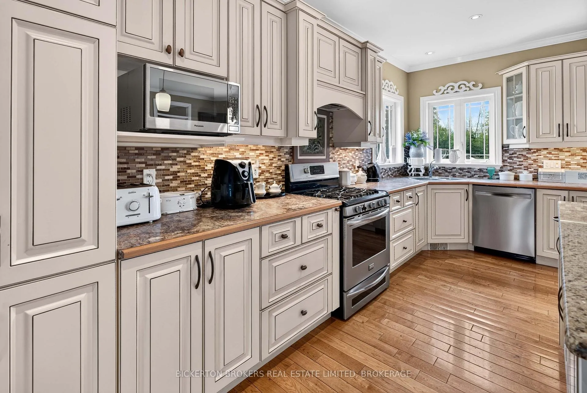 Photo 21 of 14 Apple Blossom Drive, Augusta, Augusta Twp — HOMEH
