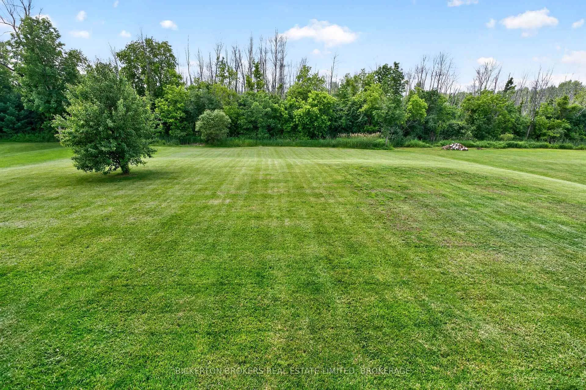 Photo 36 of 14 Apple Blossom Drive, Augusta, Augusta Twp — HOMEH
