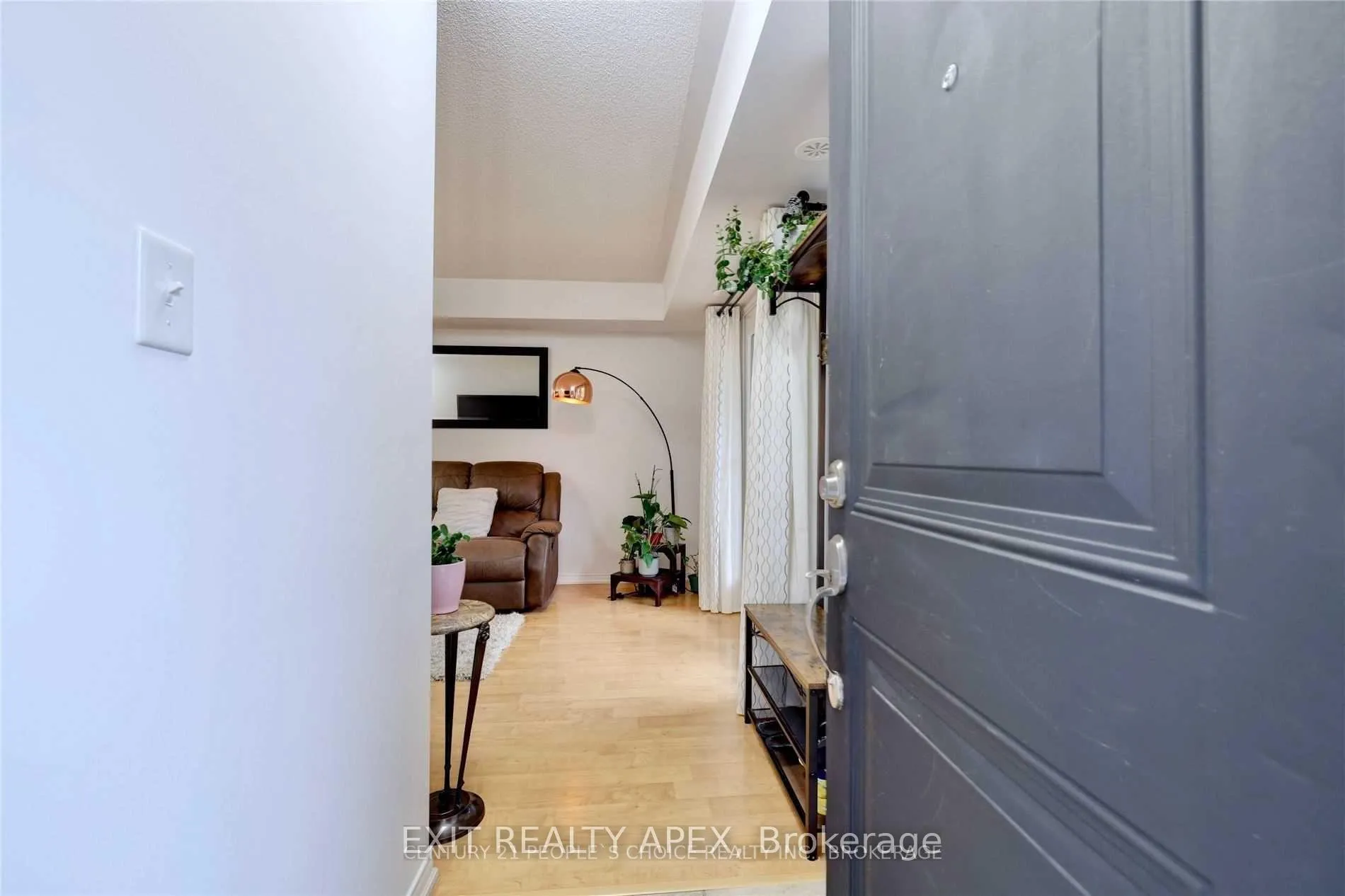 Photo 3 of Unit 19, 2504 Post Road, Oakville, River Oaks — HOMEH