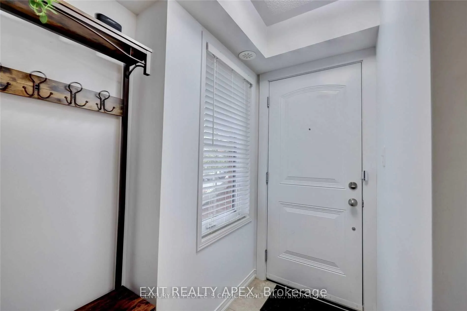 Photo 4 of Unit 19, 2504 Post Road, Oakville, River Oaks — HOMEH