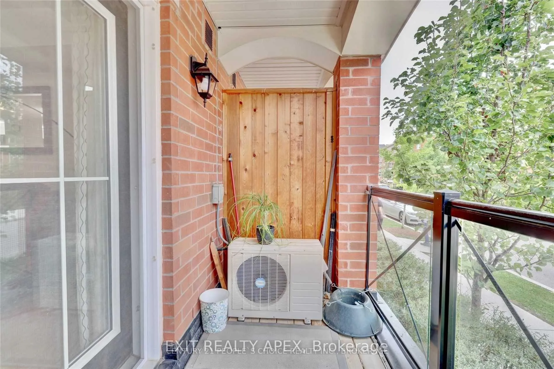 Photo 6 of Unit 19, 2504 Post Road, Oakville, River Oaks — HOMEH