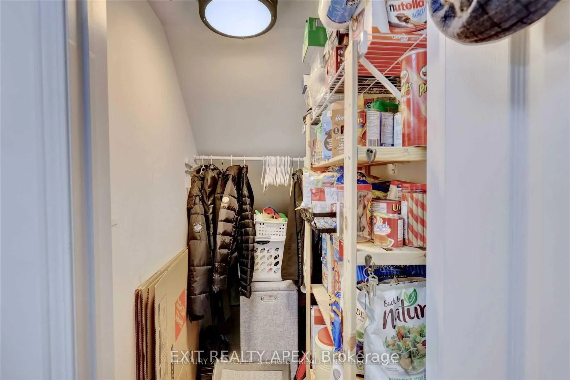 Photo 19 of Unit 19, 2504 Post Road, Oakville, River Oaks — HOMEH