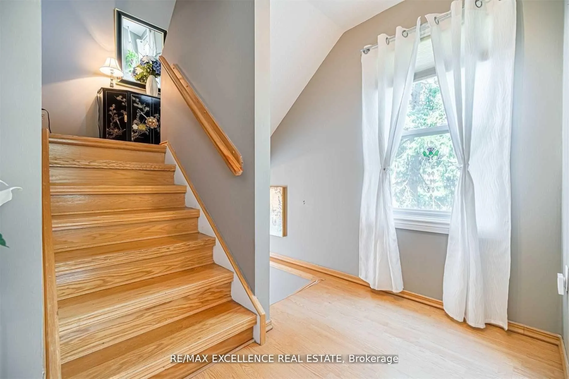 Photo 4 of 148 Ashton Crescent, Brampton, Central Park — HOMEH
