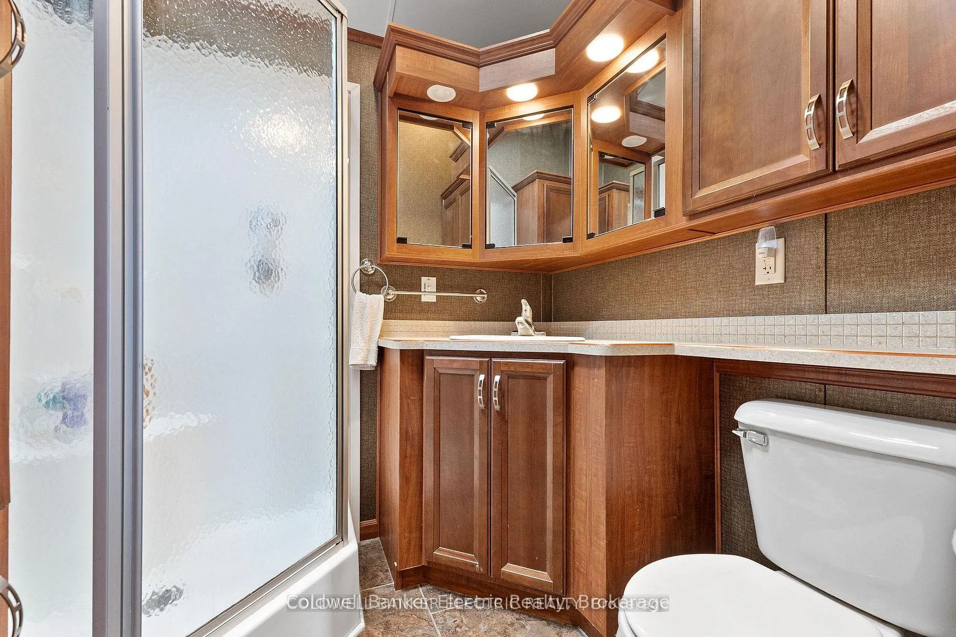 Photo 9 of Unit 485B, 5139 Halstead Beach Road, Hamilton Township, Rural Hamilton — HOMEH