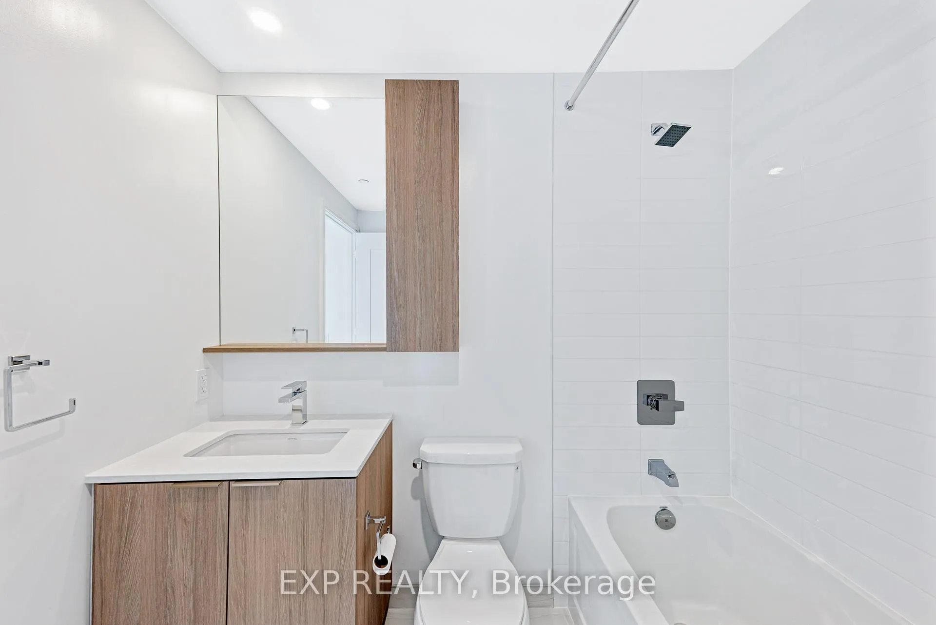 Photo 16 of Unit 4701, 70 Annie Craig Drive, Etobicoke, Mimico — HOMEH
