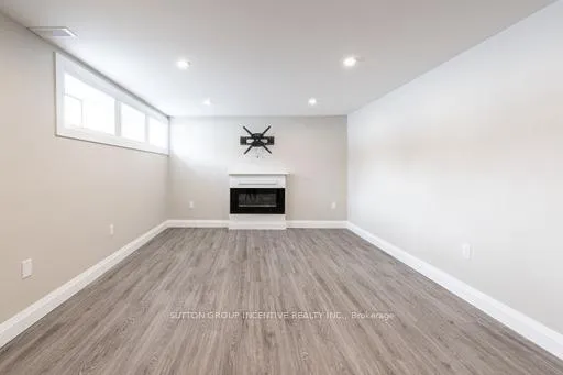 Photo 2 of 240 Wellington Street E, Barrie, Wellington — HOMEH
