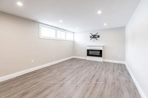 Photo 3 of 240 Wellington Street E, Barrie, Wellington — HOMEH