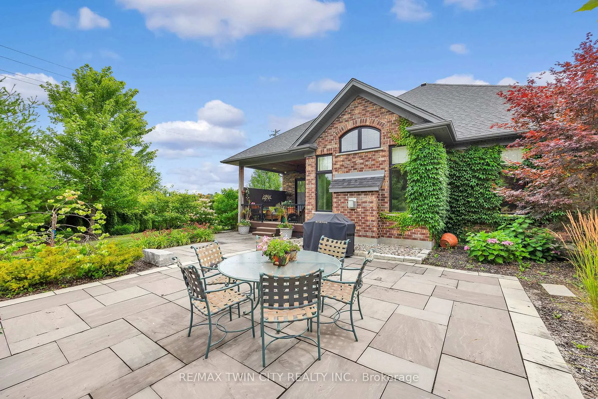 Photo 32 of 585 Regal Place, Waterloo, Erbsville/Laurelwood — HOMEH