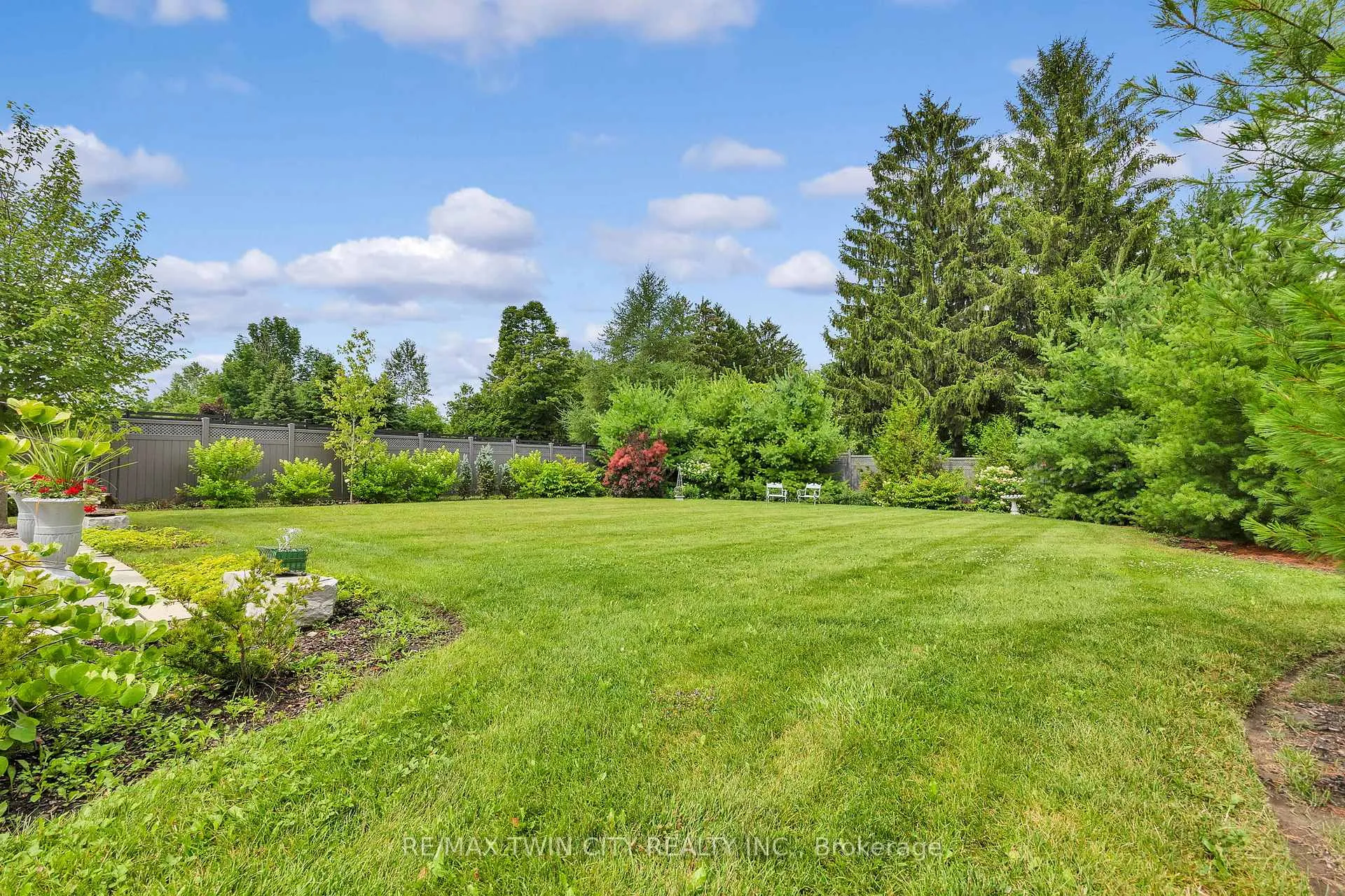 Photo 35 of 585 Regal Place, Waterloo, Erbsville/Laurelwood — HOMEH