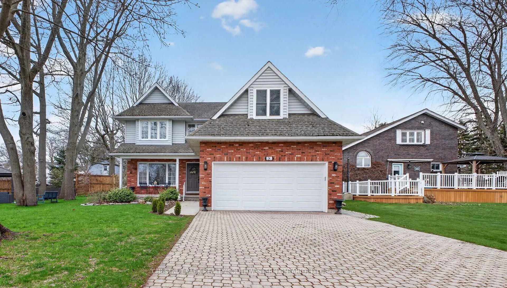 Photo 2 of 24 Lakeside Place E, Port Colborne, Sugarloaf — HOMEH