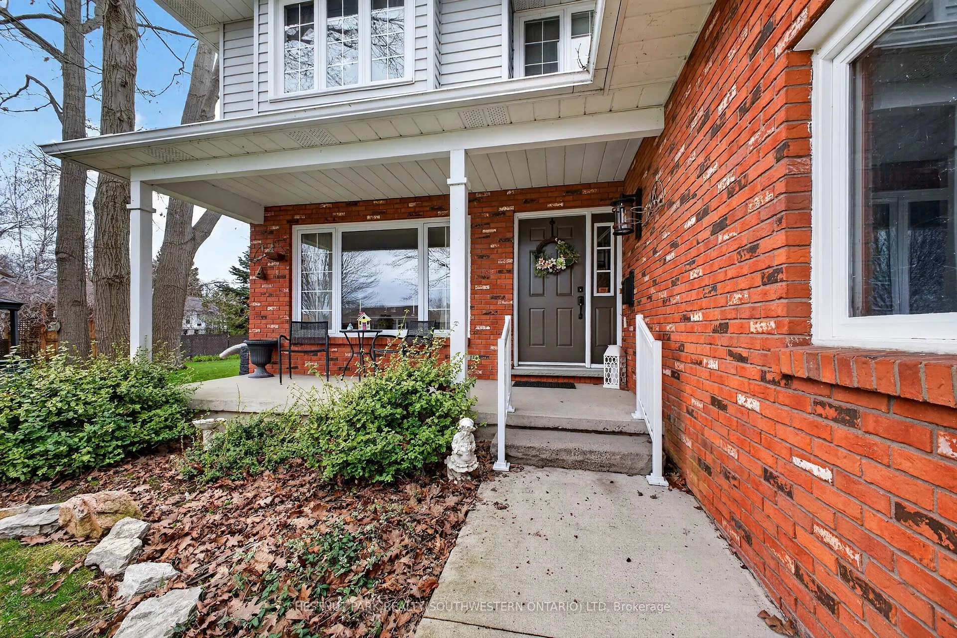 Photo 5 of 24 Lakeside Place E, Port Colborne, Sugarloaf — HOMEH