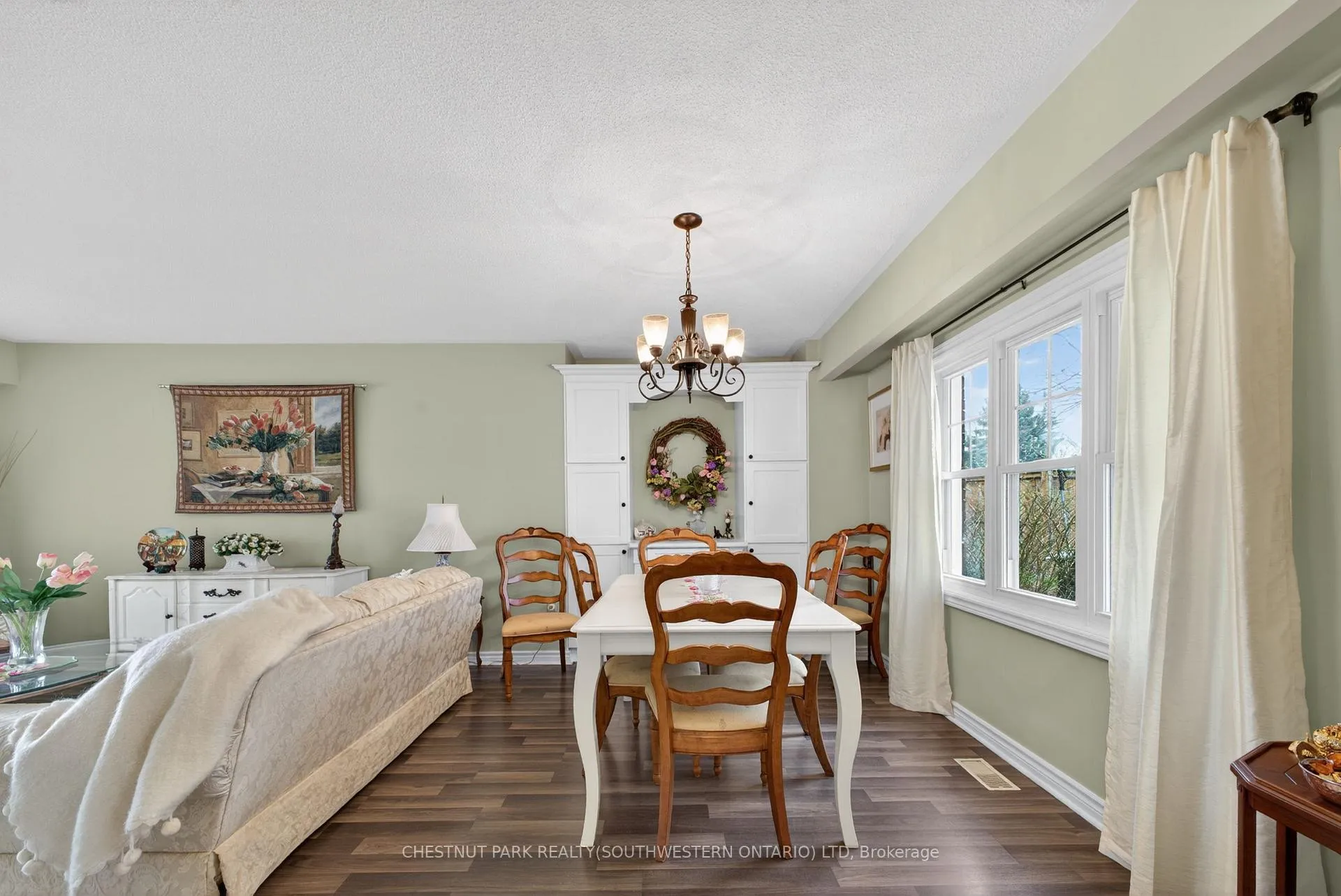 Photo 10 of 24 Lakeside Place E, Port Colborne, Sugarloaf — HOMEH