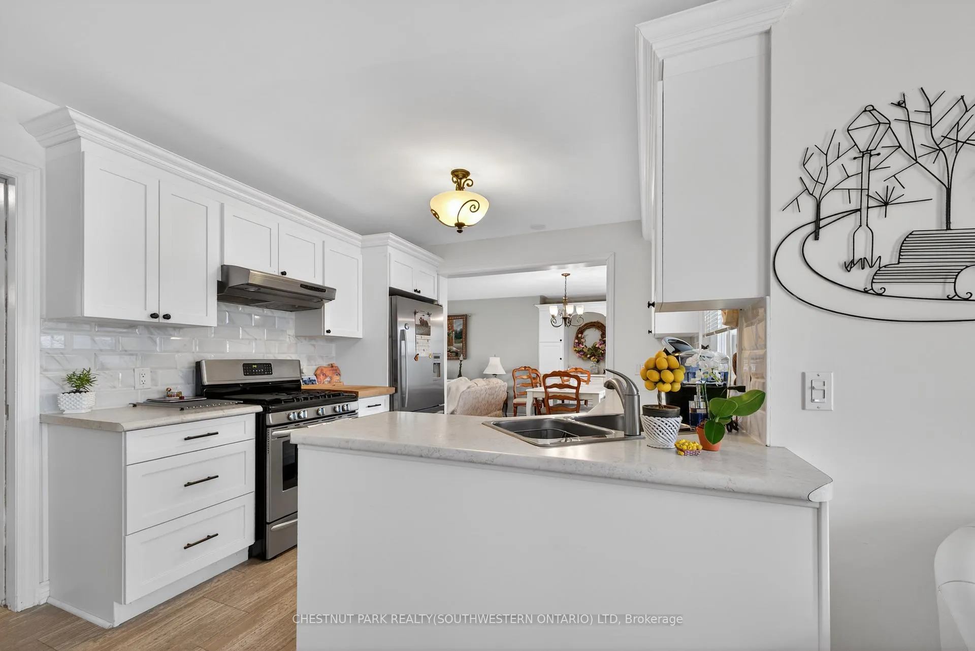 Photo 12 of 24 Lakeside Place E, Port Colborne, Sugarloaf — HOMEH