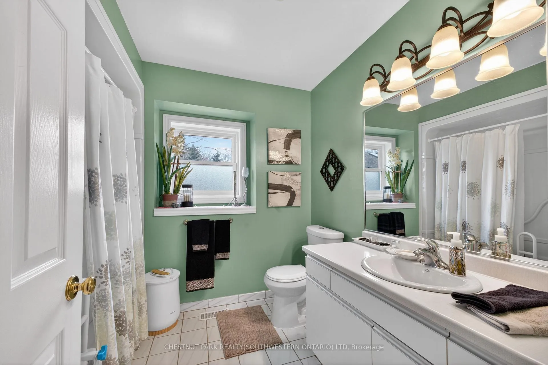 Photo 25 of 24 Lakeside Place E, Port Colborne, Sugarloaf — HOMEH