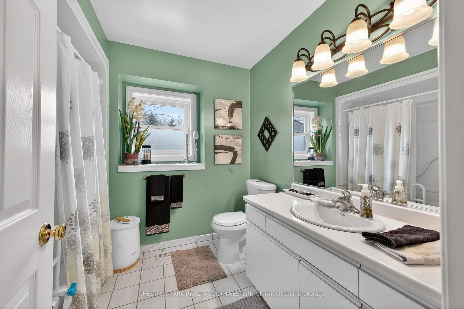 Photo 26 of 24 Lakeside Place E, Port Colborne, Sugarloaf — HOMEH