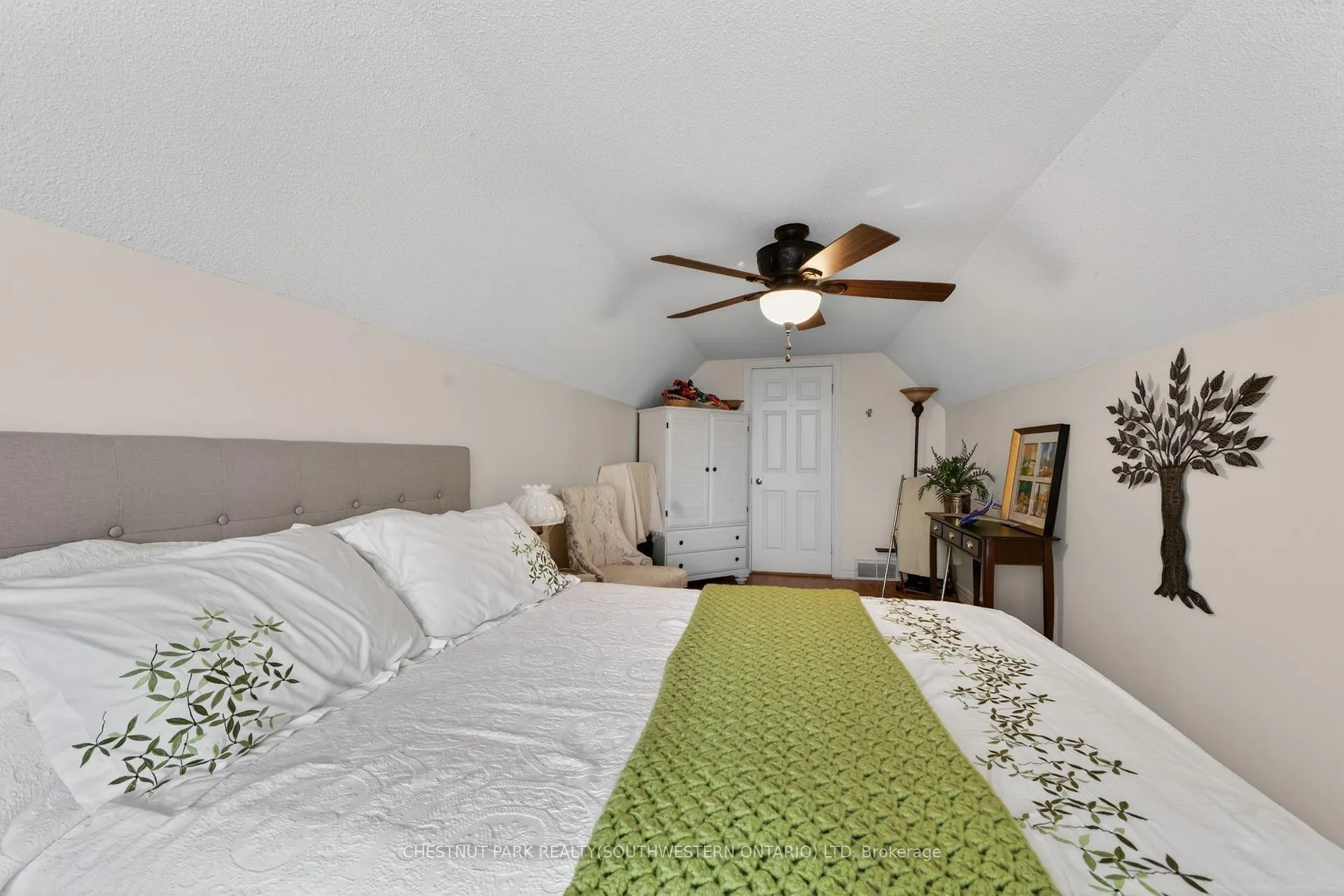 Photo 28 of 24 Lakeside Place E, Port Colborne, Sugarloaf — HOMEH