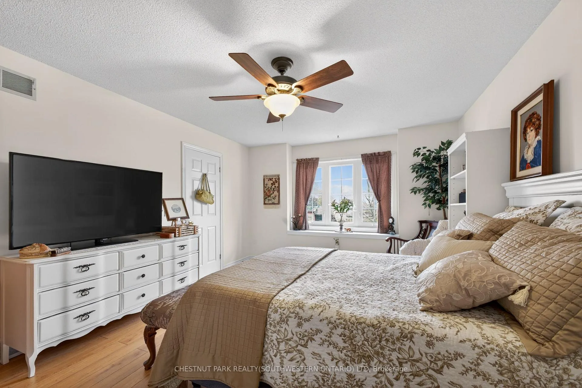 Photo 32 of 24 Lakeside Place E, Port Colborne, Sugarloaf — HOMEH