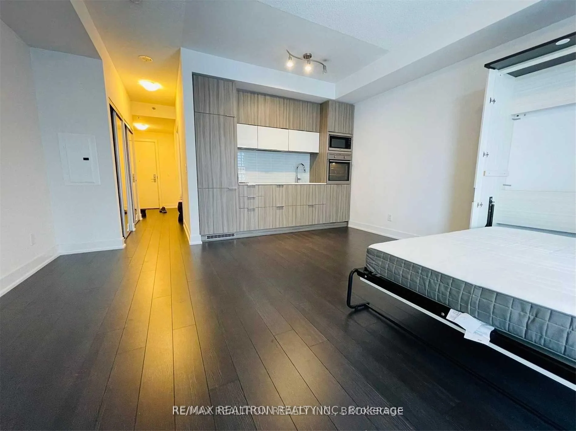 Photo 7 of Unit 1710, 318 Richmond Street, Toronto, Waterfront Communities — HOMEH