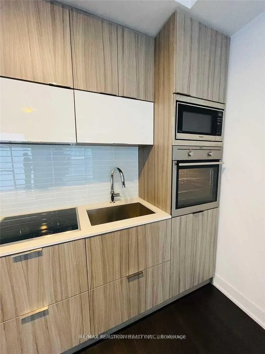 Photo 5 of Unit 1710, 318 Richmond Street, Toronto, Waterfront Communities — HOMEH