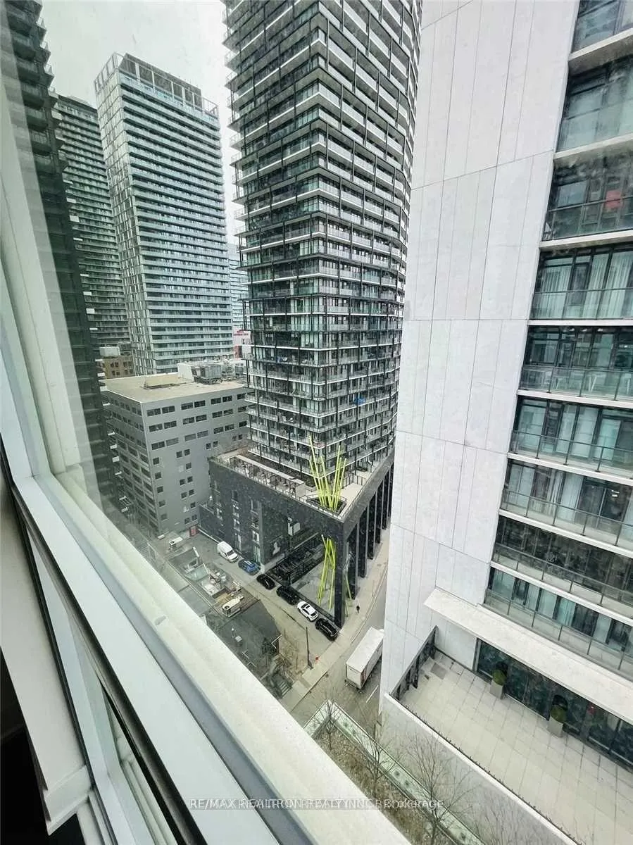 Photo 8 of Unit 1710, 318 Richmond Street, Toronto, Waterfront Communities — HOMEH