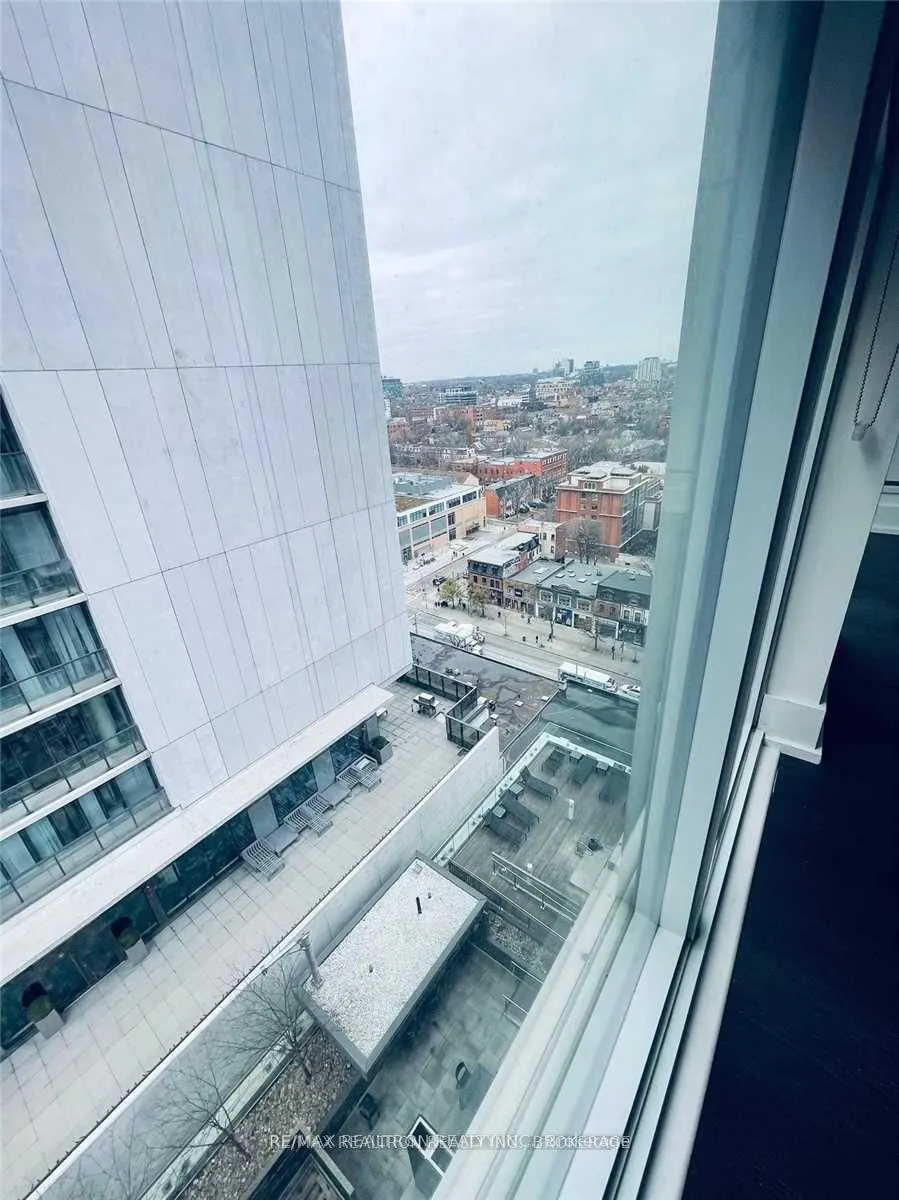 Photo 9 of Unit 1710, 318 Richmond Street, Toronto, Waterfront Communities — HOMEH