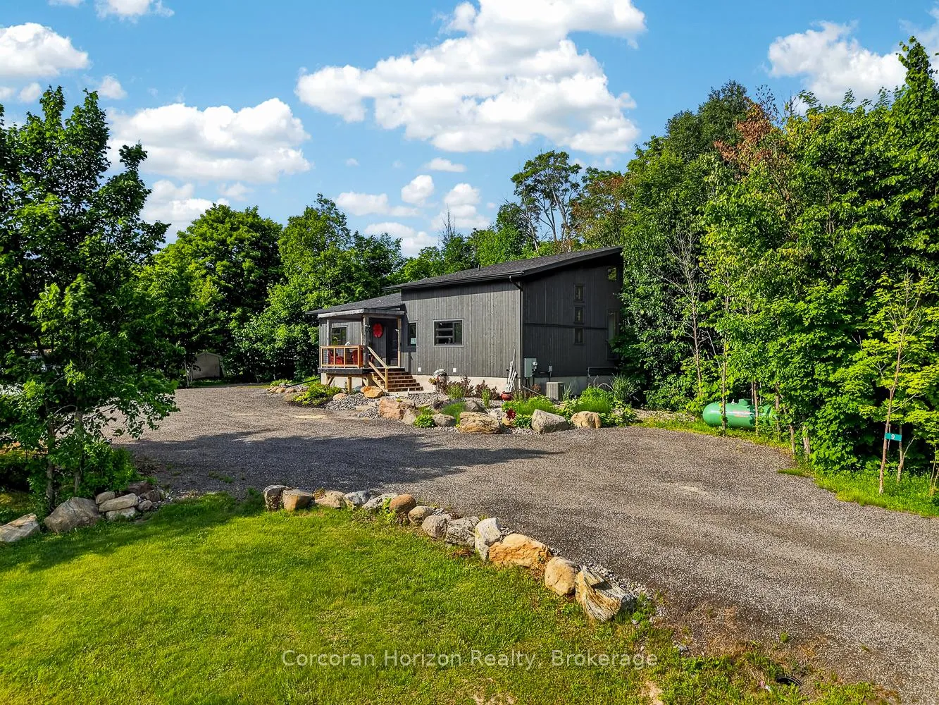 Photo 3 of 9 Silver Birch Circle N, McKellar — HOMEH