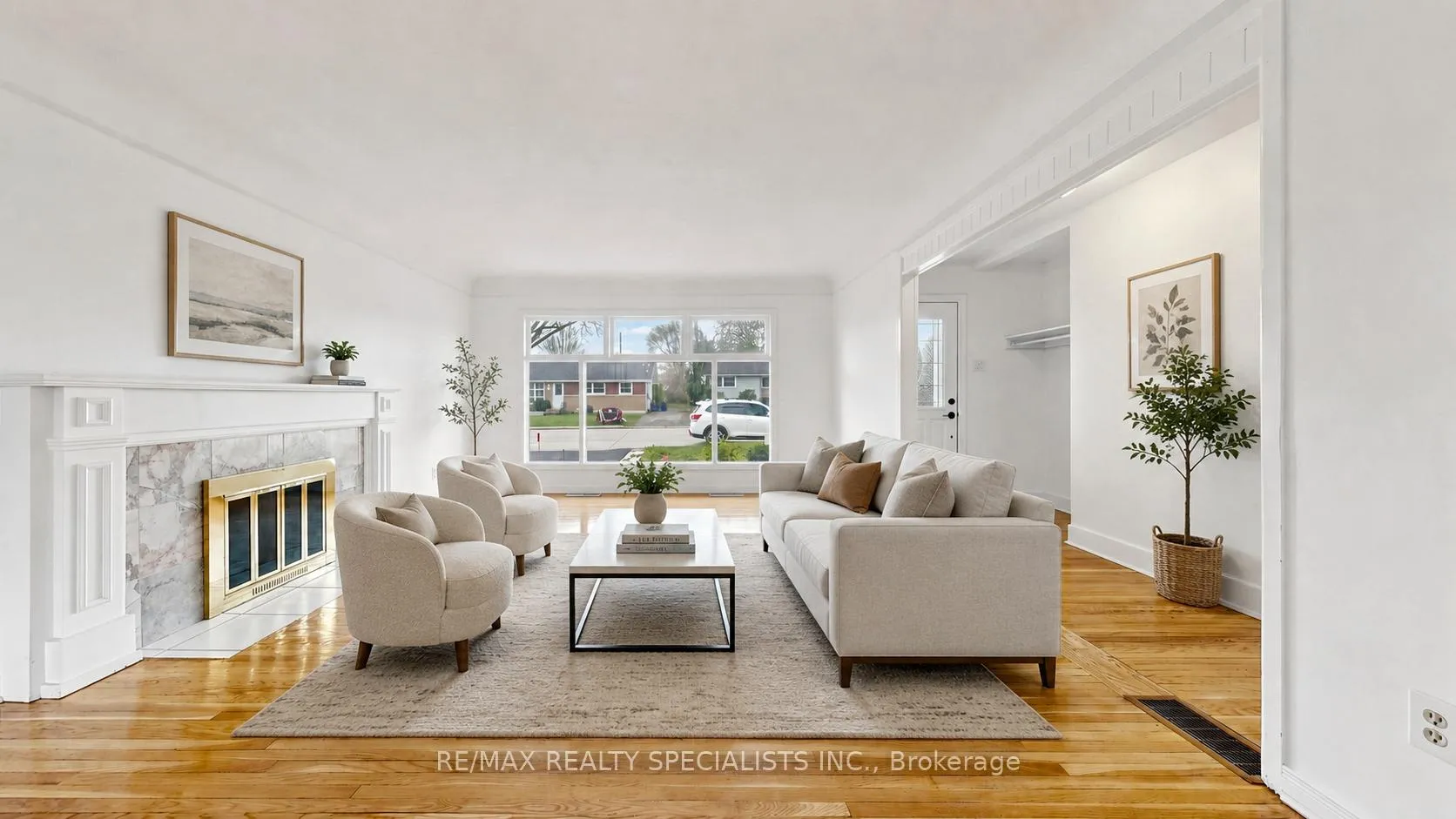 Photo 3 of 124 Village Road, St. Catharines, Glendale/Glenridge — HOMEH