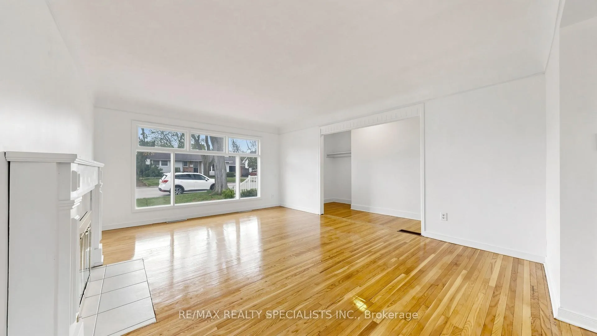 Photo 6 of 124 Village Road, St. Catharines, Glendale/Glenridge — HOMEH