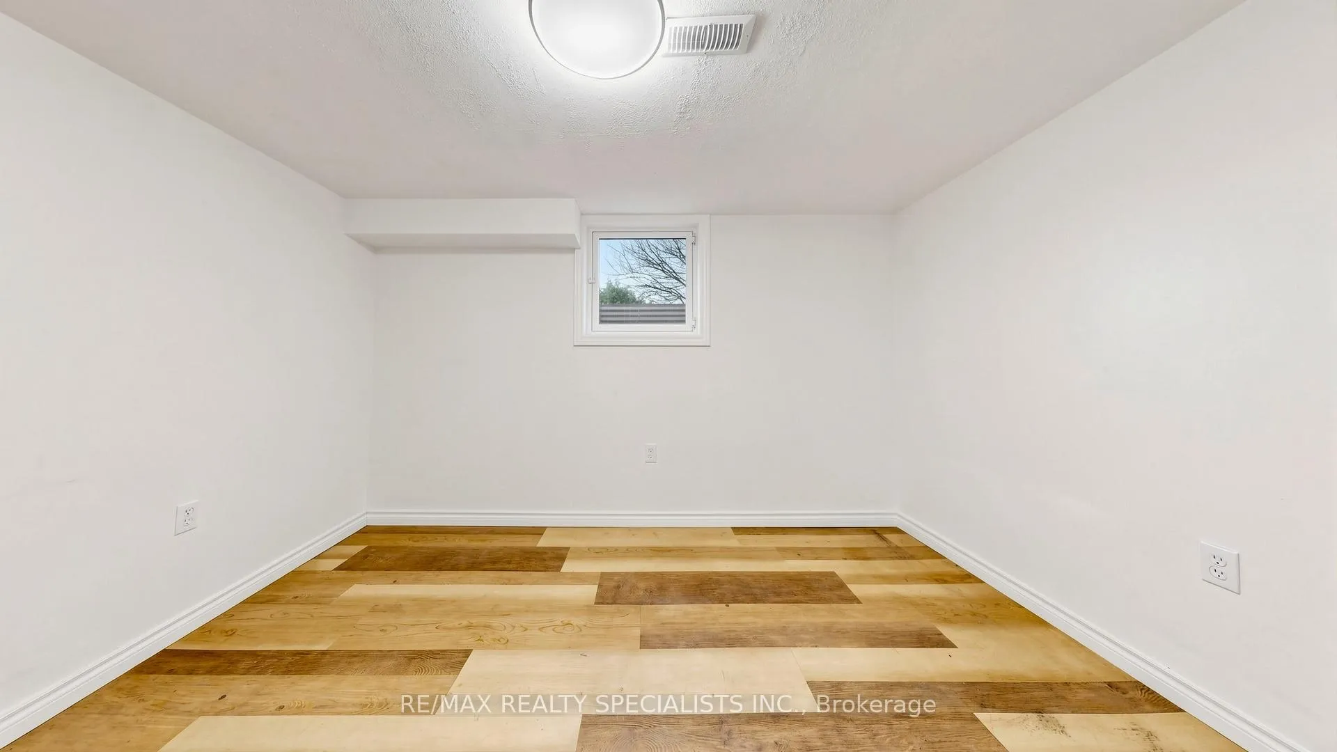 Photo 23 of 124 Village Road, St. Catharines, Glendale/Glenridge — HOMEH