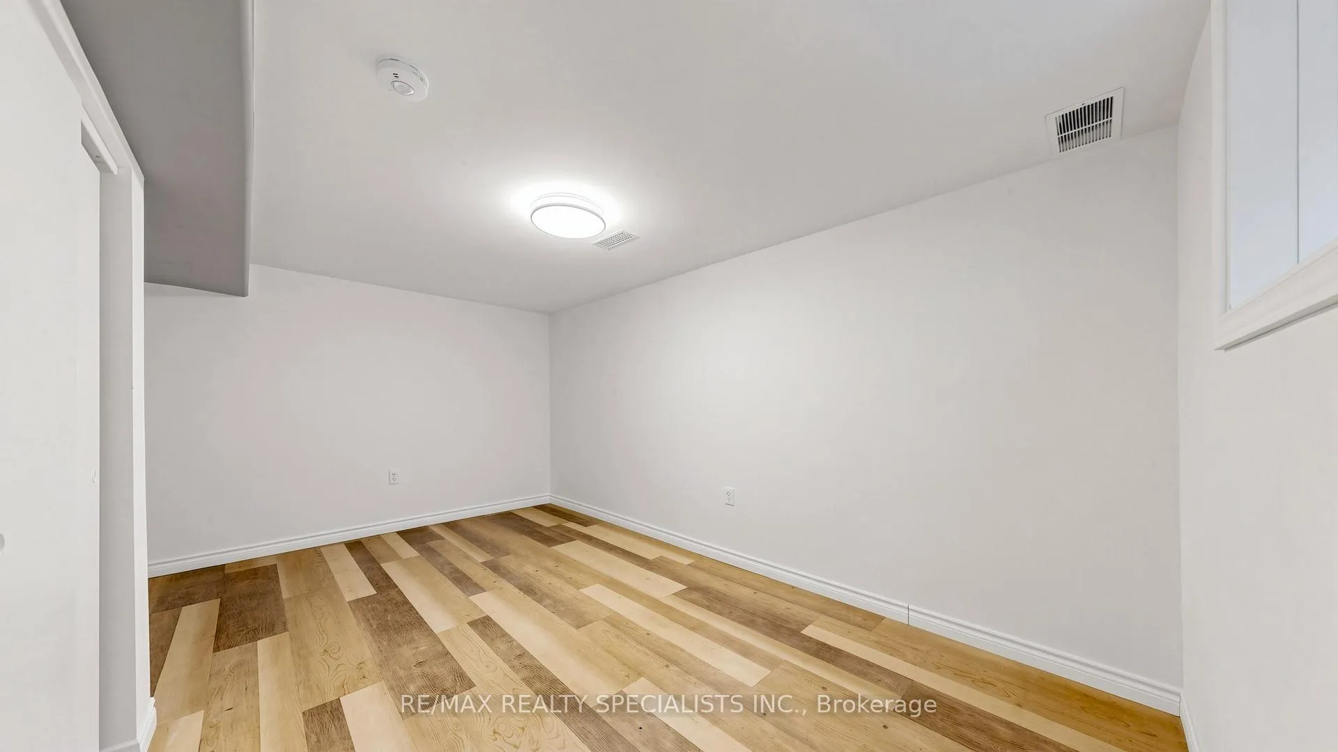 Photo 24 of 124 Village Road, St. Catharines, Glendale/Glenridge — HOMEH