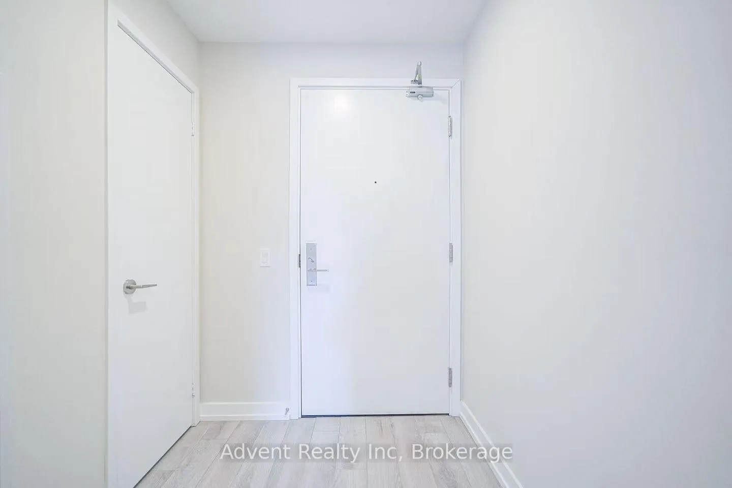 Photo 7 of Unit 1106, 33 Helendale Avenue, Toronto, Yonge-Eglinton — HOMEH
