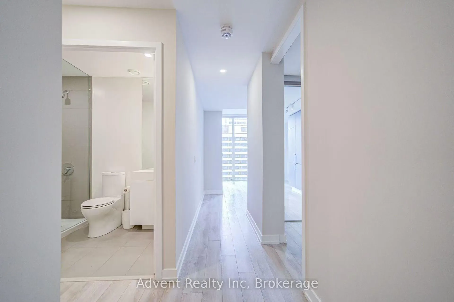 Photo 8 of Unit 1106, 33 Helendale Avenue, Toronto, Yonge-Eglinton — HOMEH