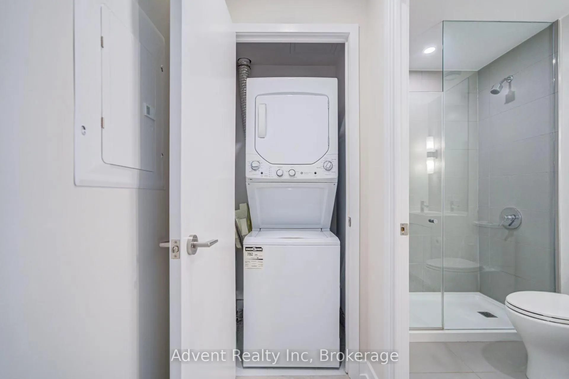 Photo 9 of Unit 1106, 33 Helendale Avenue, Toronto, Yonge-Eglinton — HOMEH