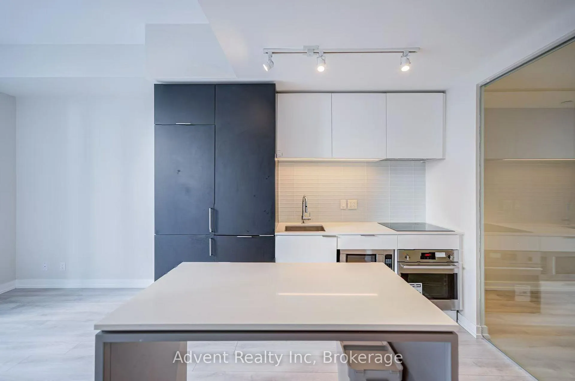 Photo 11 of Unit 1106, 33 Helendale Avenue, Toronto, Yonge-Eglinton — HOMEH