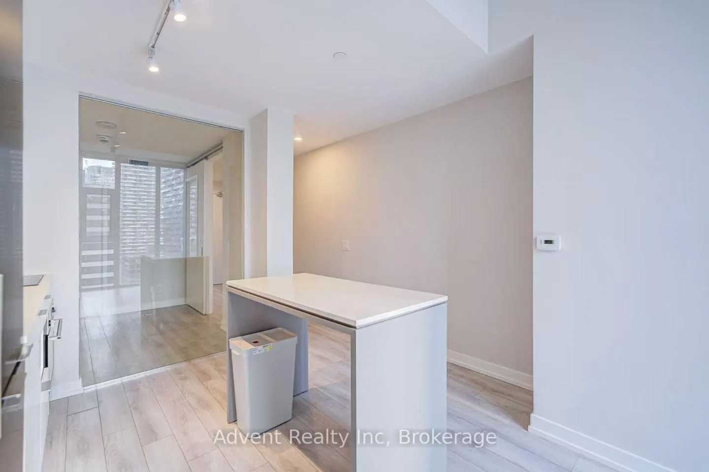 Photo 13 of Unit 1106, 33 Helendale Avenue, Toronto, Yonge-Eglinton — HOMEH