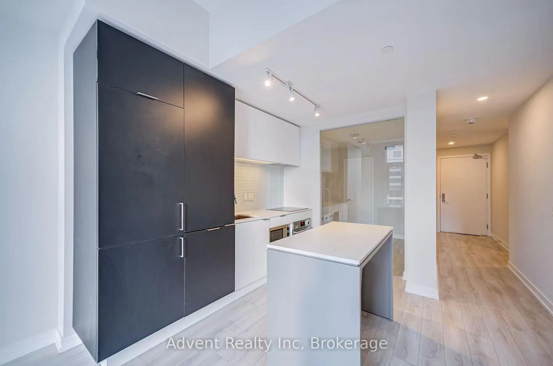 Photo 14 of Unit 1106, 33 Helendale Avenue, Toronto, Yonge-Eglinton — HOMEH