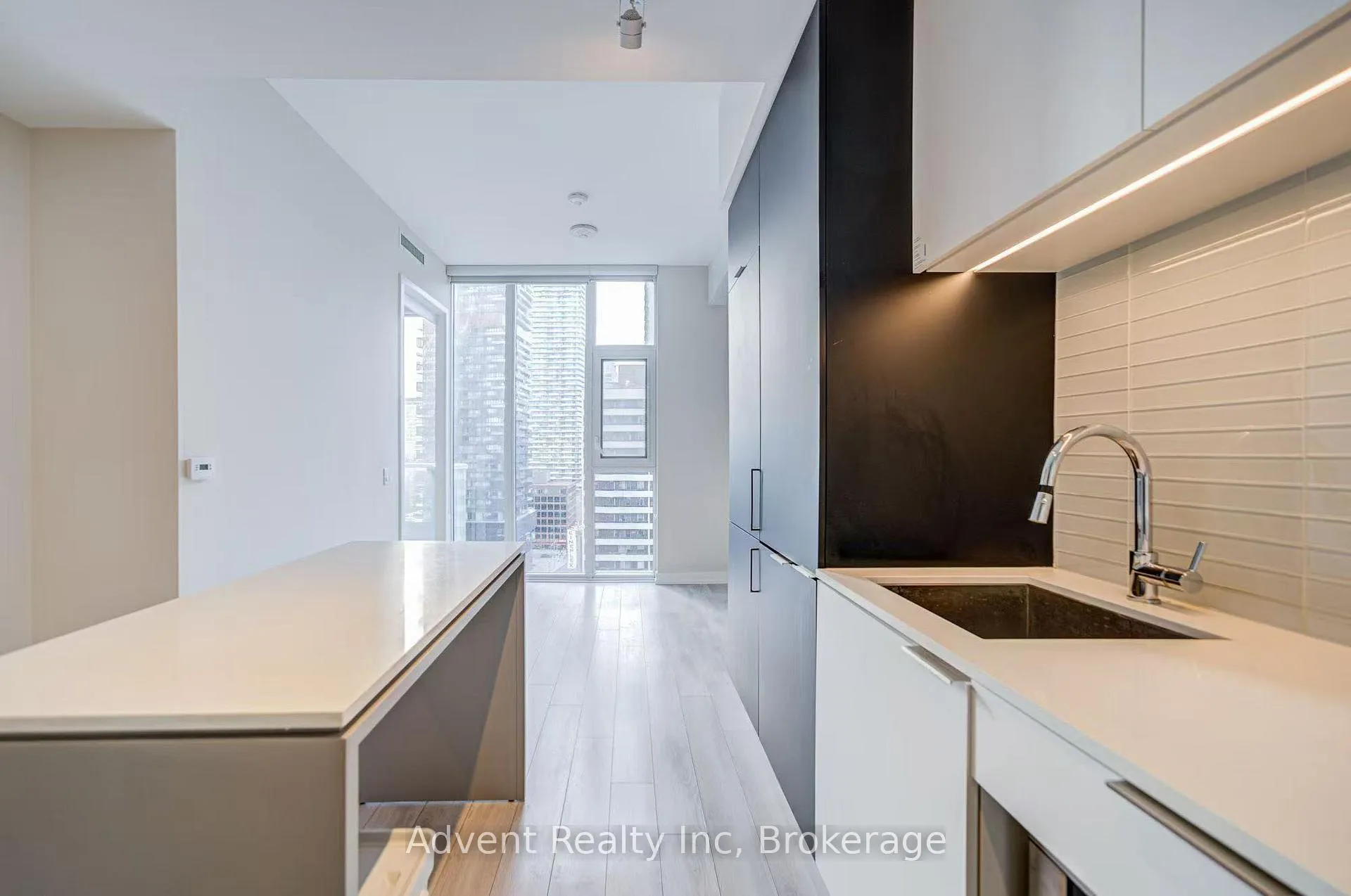 Photo 15 of Unit 1106, 33 Helendale Avenue, Toronto, Yonge-Eglinton — HOMEH