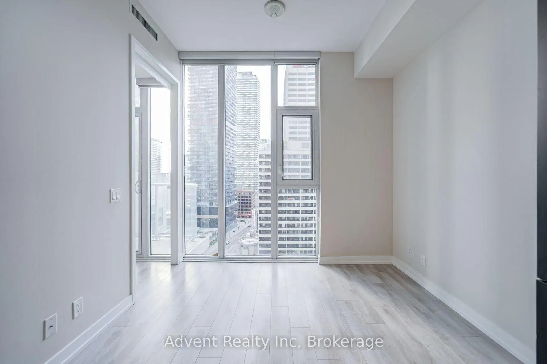 Photo 17 of Unit 1106, 33 Helendale Avenue, Toronto, Yonge-Eglinton — HOMEH