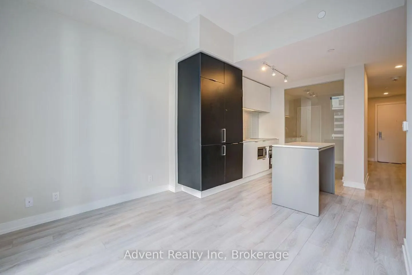 Photo 19 of Unit 1106, 33 Helendale Avenue, Toronto, Yonge-Eglinton — HOMEH
