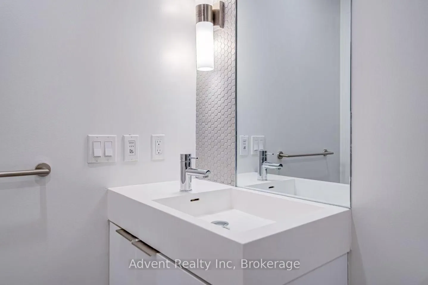 Photo 25 of Unit 1106, 33 Helendale Avenue, Toronto, Yonge-Eglinton — HOMEH