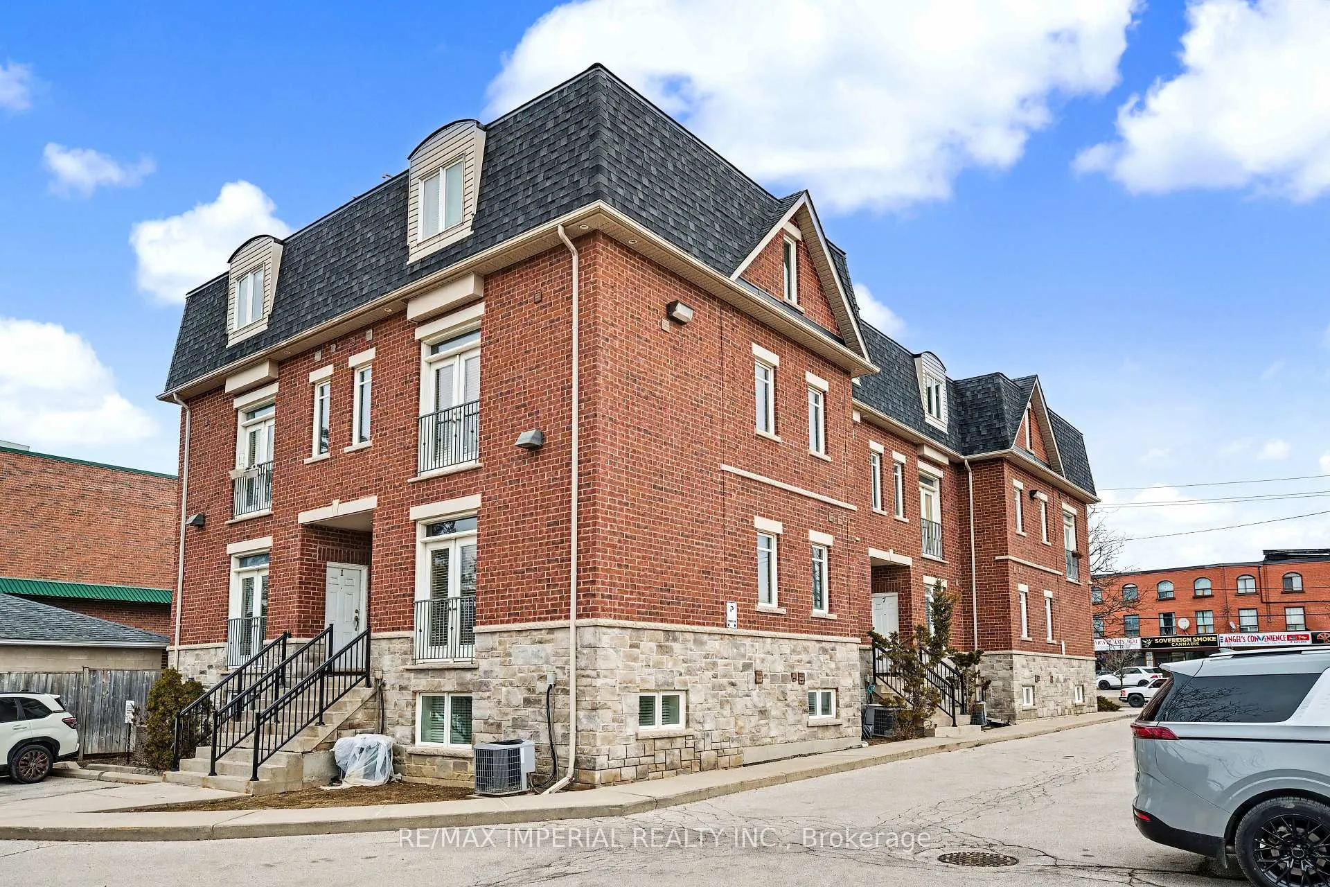 Photo 1 of Unit 2, 2964 Islington Avenue, North York, Humber Summit — HOMEH