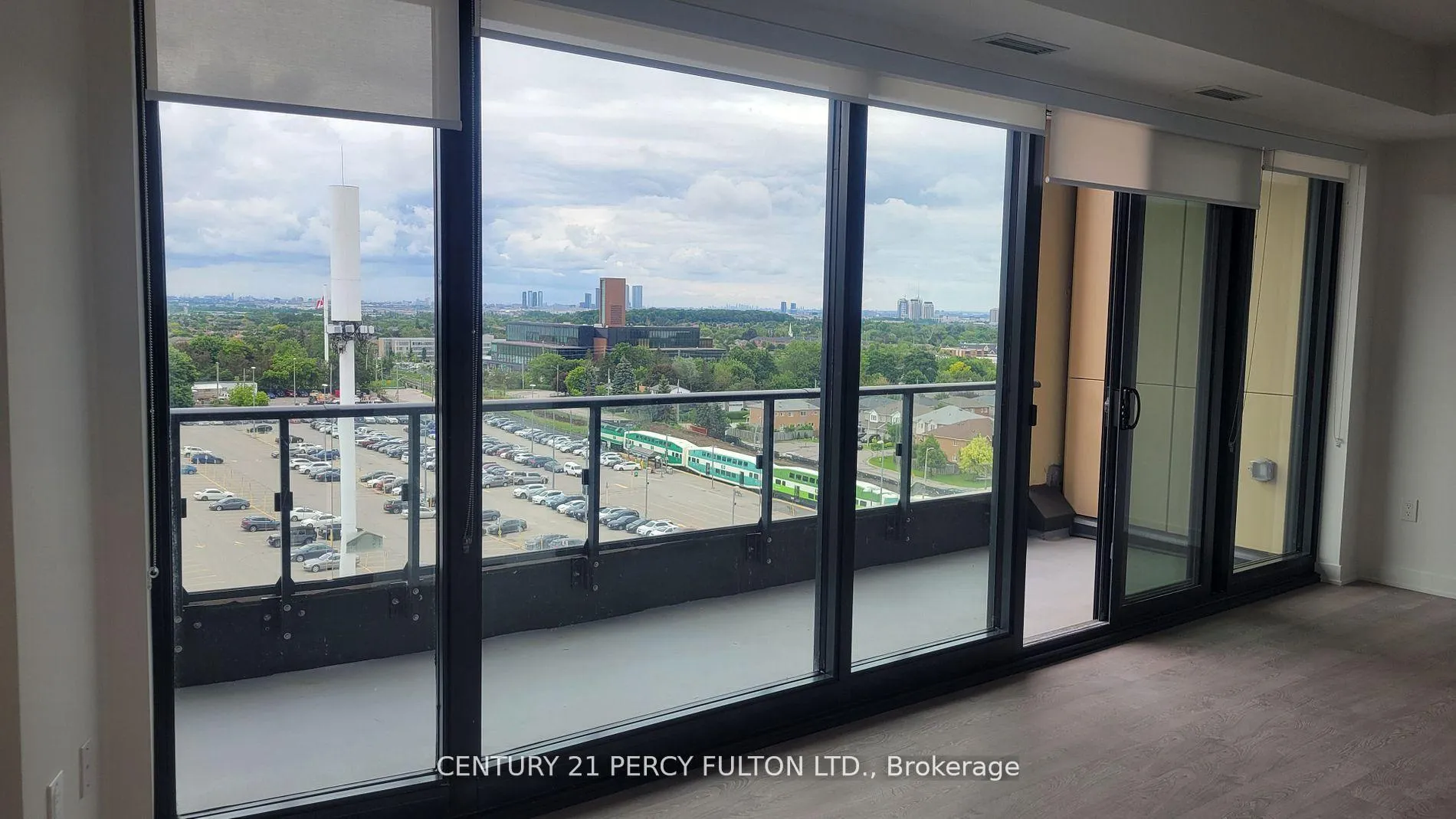 Photo 2 of Unit 602, 120 Eagle Rock Way, Vaughan, Rural Vaughan — HOMEH